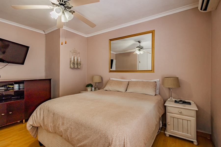 3 Bedroom Property for Sale in Uitzicht Western Cape